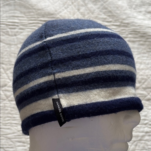 Canada Goose Wool Beanie - Picture 10 of 13